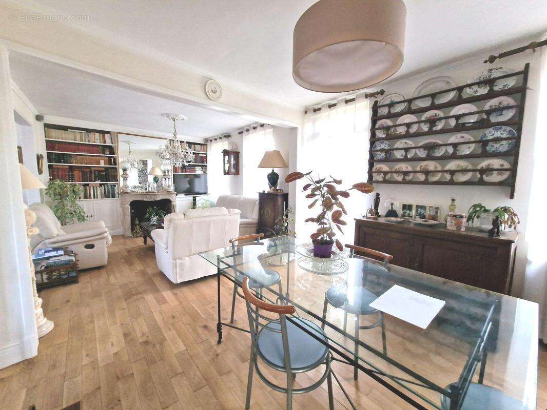 Maison à CROISY-SUR-ANDELLE