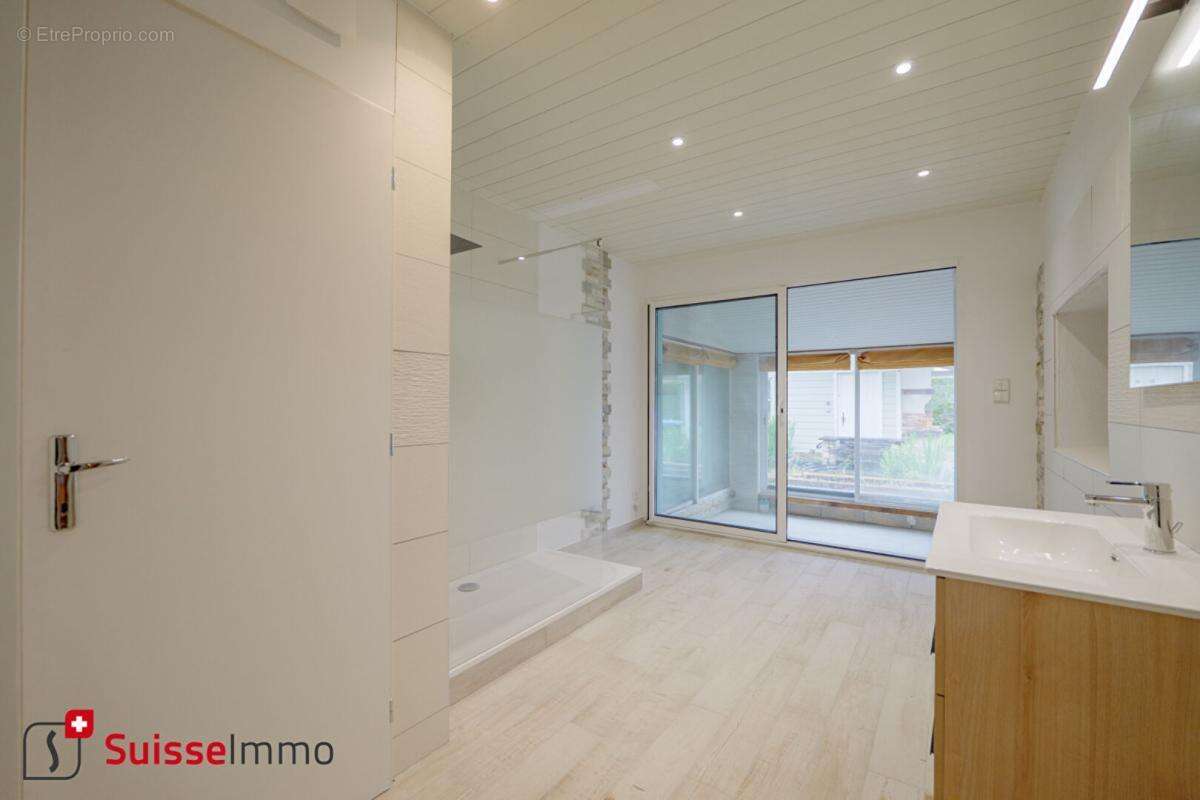 Maison rénovée L'Isle Sur Le Doubs 8 pièces 211 m2 - photo 10