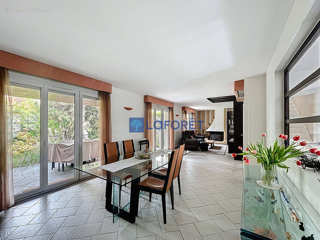 Maison à SAVIGNY-SUR-ORGE