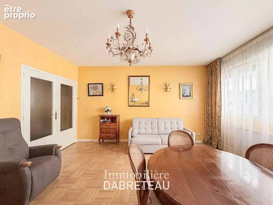 Lyon 6ème - Appartement traversant de 63M2 + grenier + parking - photo 16
