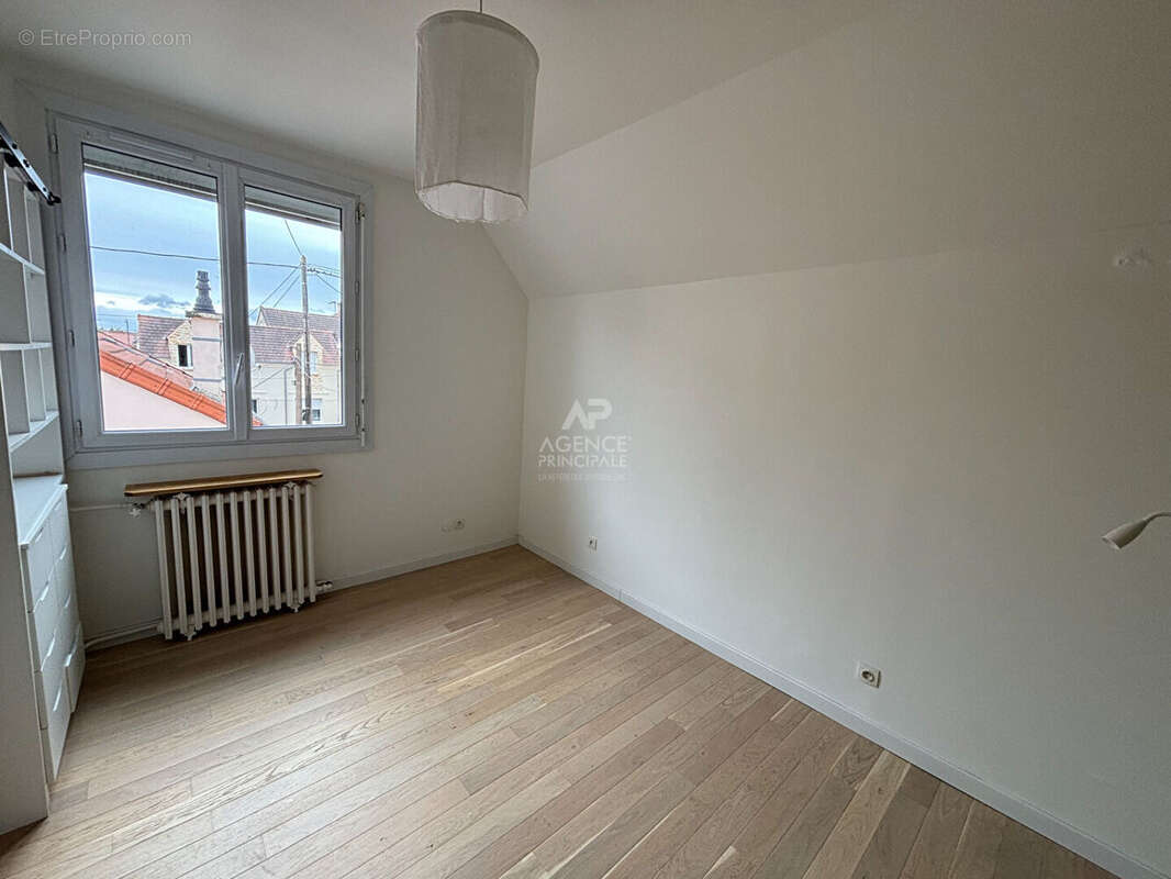 Maison - MAISONS-LAFFITTE - Quartier Saint Nicolas - Maison de 80.42m2 au sol - photo 12