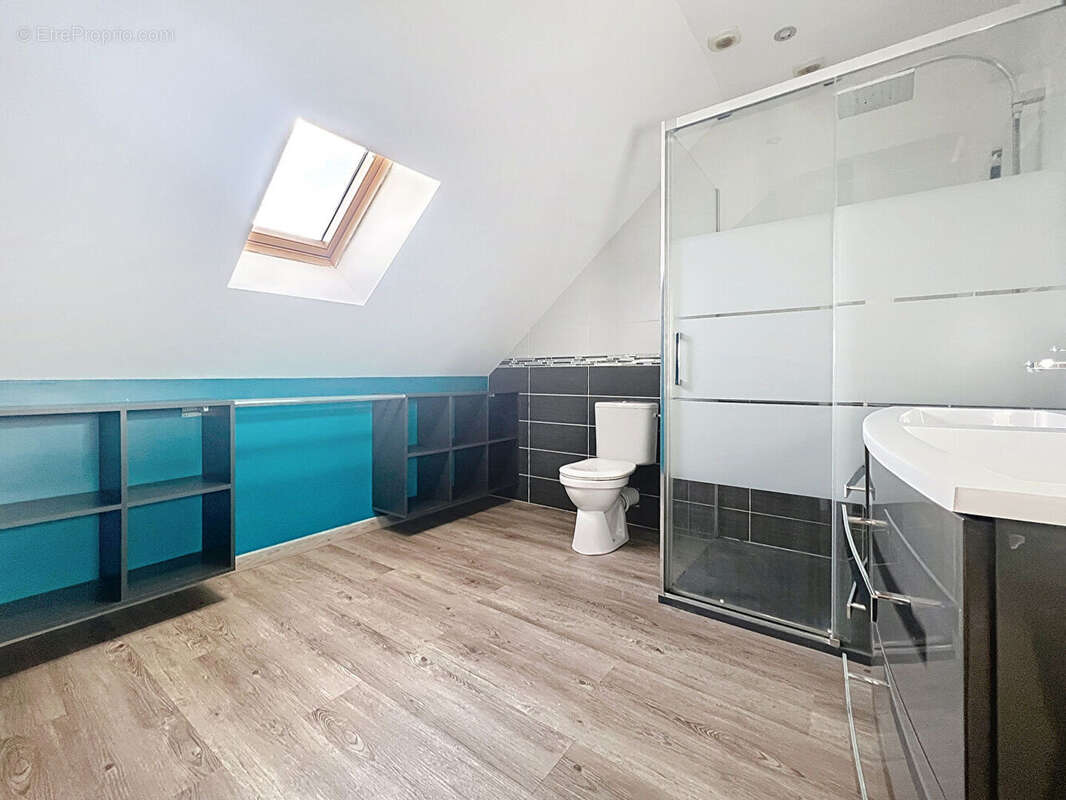 Maison à AMBILLOU-CHATEAU