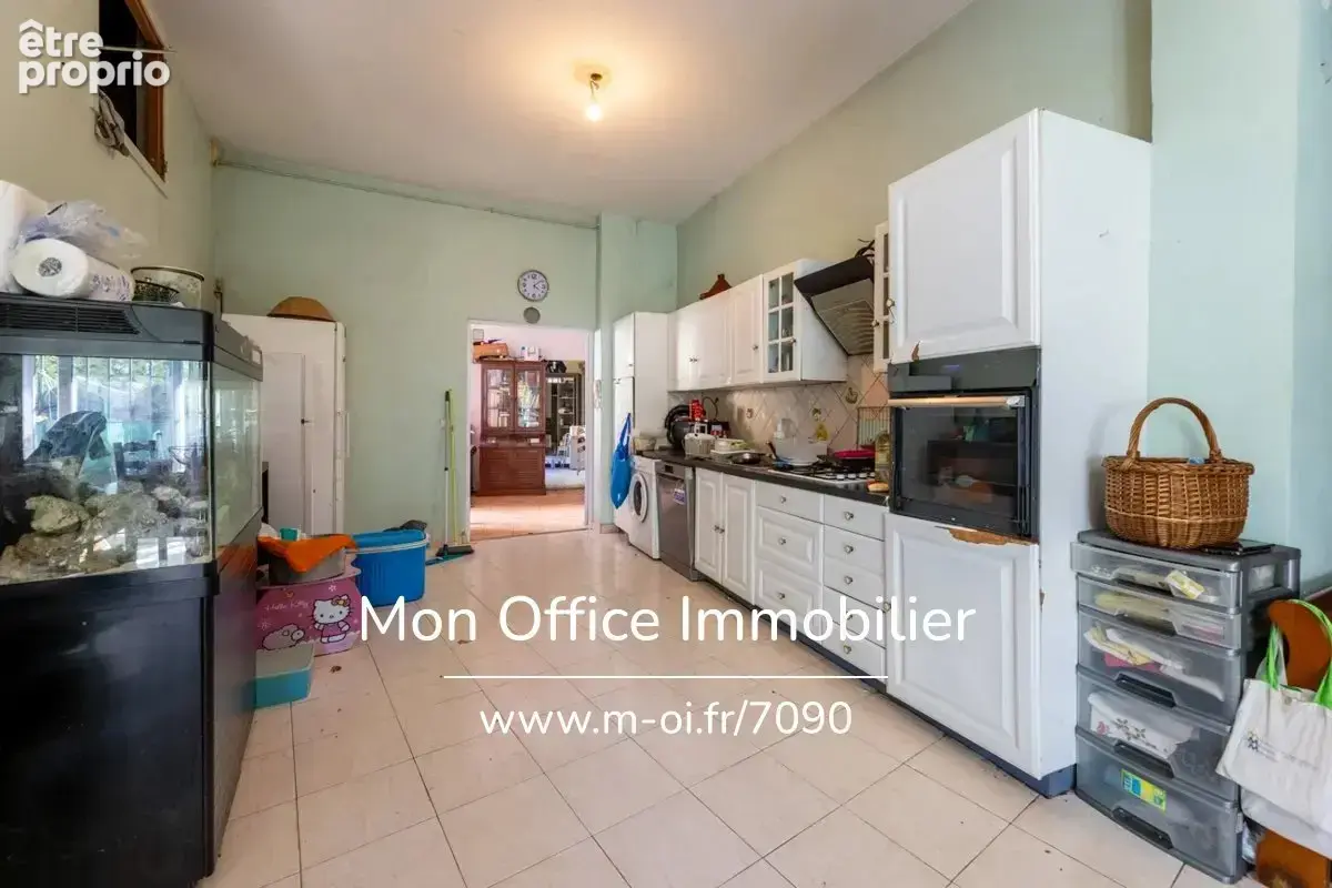 Référence : 7090-AMB - Immeuble 5 pièces avec local commercial et chambre froide - photo 19