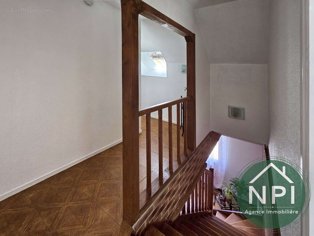 Maison à LES ECRENNES