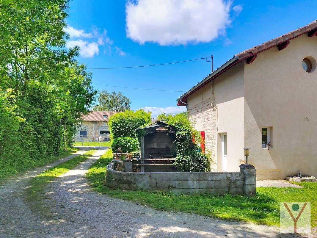 Maison à CONDEISSIAT