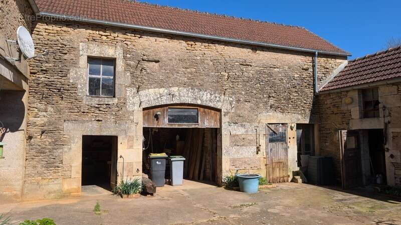 Maison à COUTARNOUX