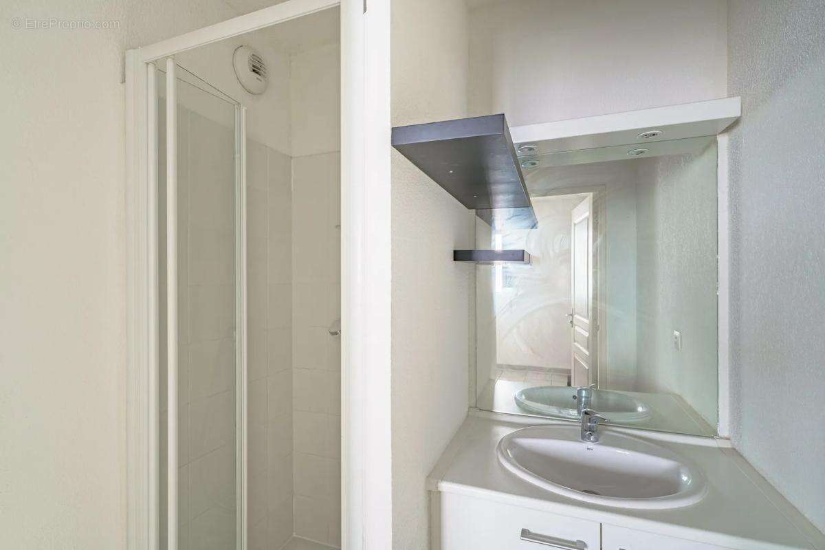 Appartement à MALLEMORT