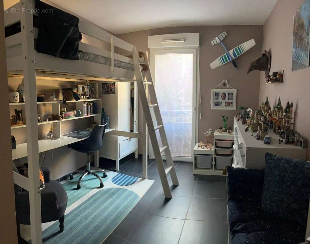 Appartement à SOLLIES-PONT