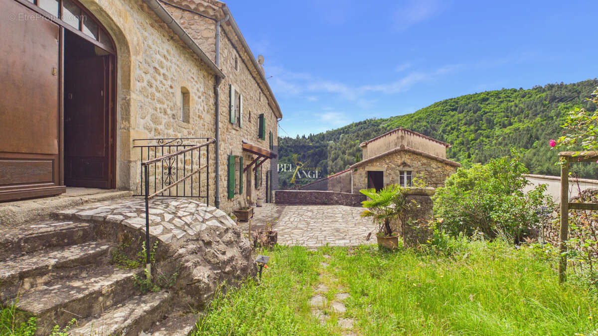 Maison à ROCLES