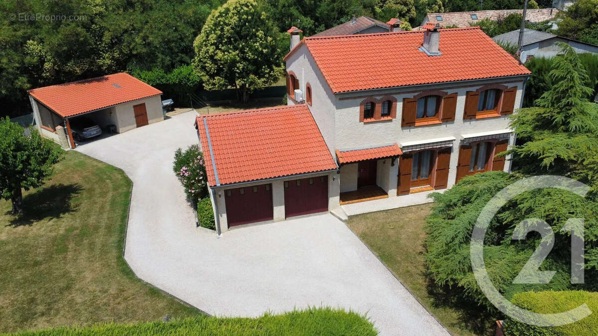 Maison à LACROIX-FALGARDE