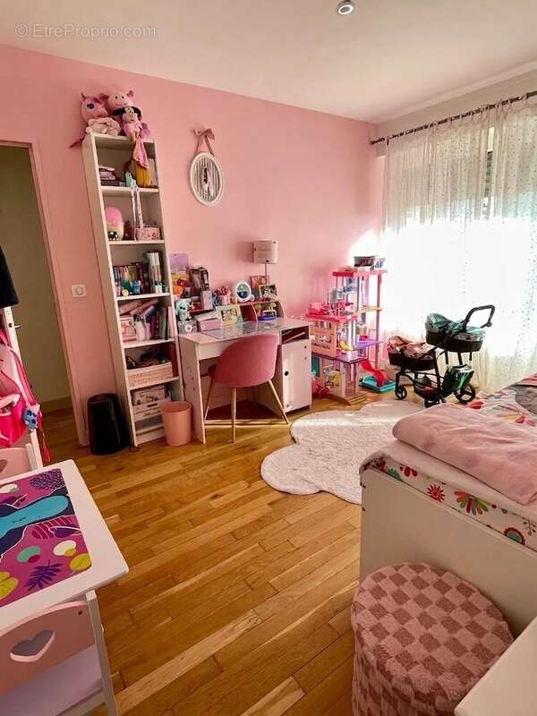 Appartement à CHENNEVIERES-SUR-MARNE