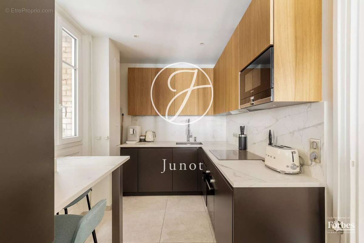 Appartement à PARIS-18E