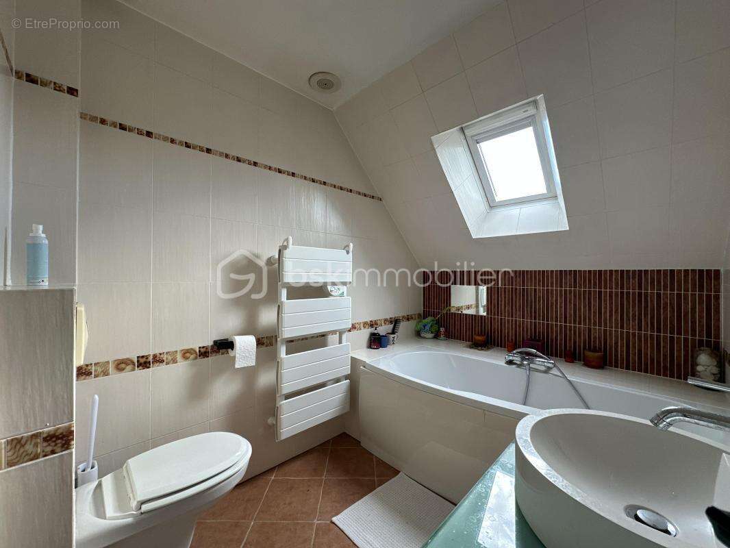 Maison à SOISY-SUR-SEINE