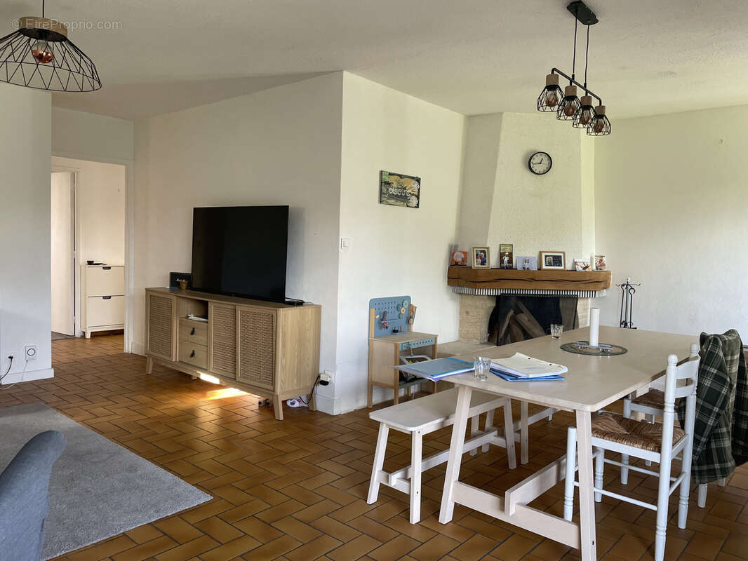 Maison à AMBARES-ET-LAGRAVE