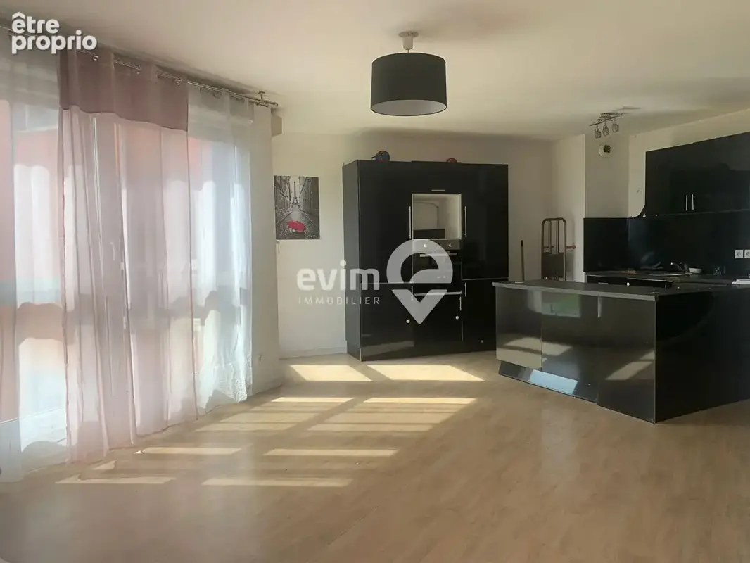 Superbe F3 lumineux avec balcon idéal premier achat ou investissement - photo 2