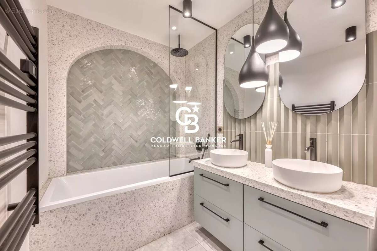 Appartement à LEVALLOIS-PERRET