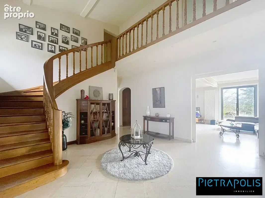 Maison 7 pièces 278 m² à vendre à Corcelles-En-Beaujolais (69220) - photo 4