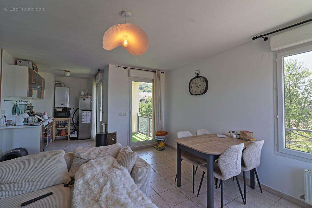 Appartement T2 Bourgoin Jallieu, 48 m² + garage et parking - photo 5