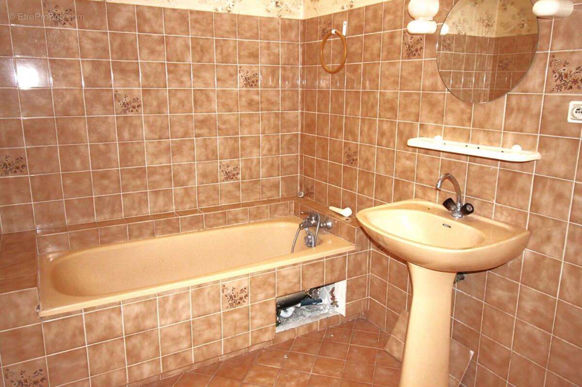 Maison à JARNAC-CHAMPAGNE