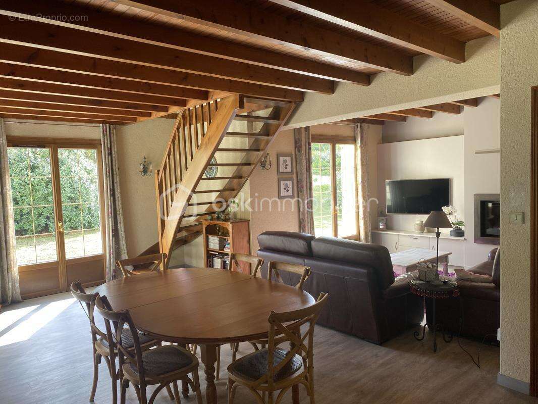 Belle villa T4/5 de construction traditionnelle avec piscine - photo 2