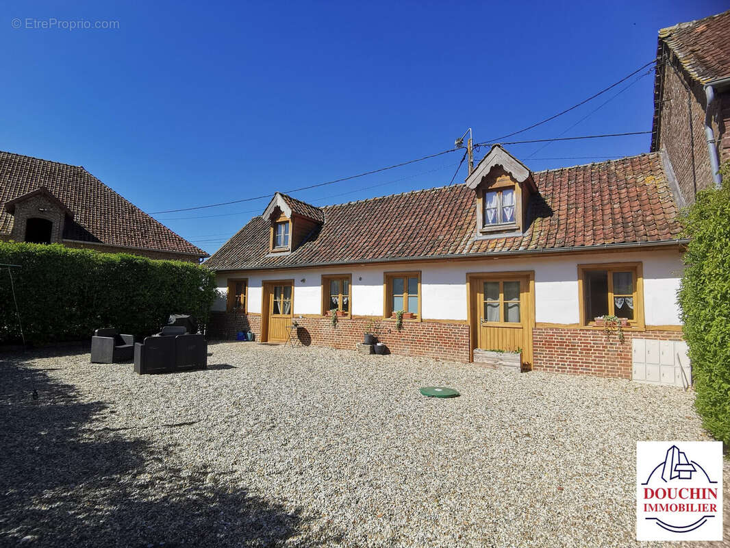 Maison à FROYELLES