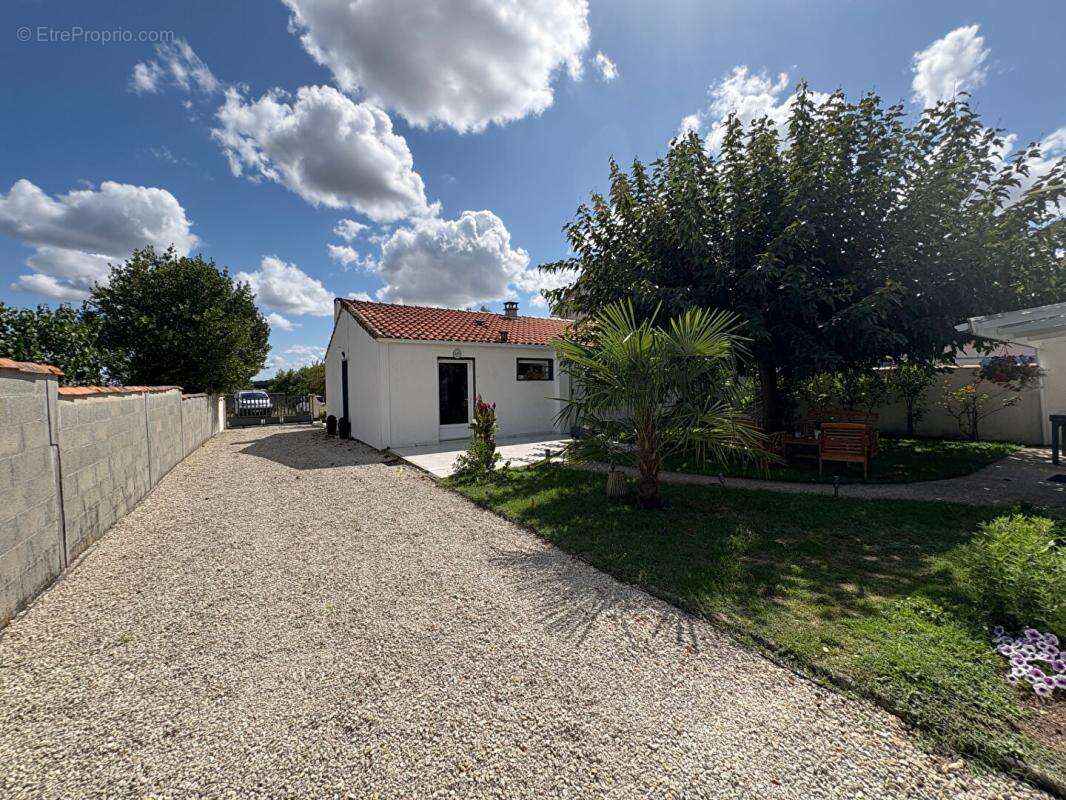 Maison à CHERAC