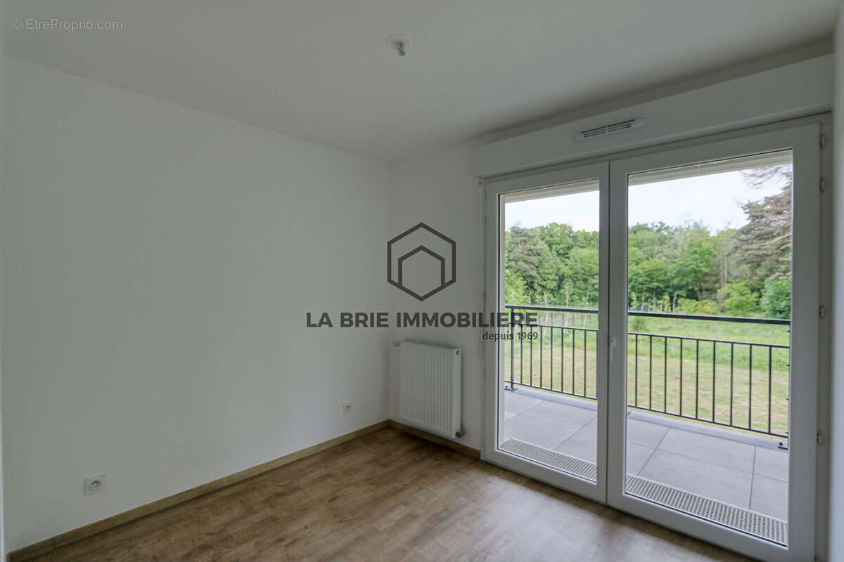 Appartement à EMERAINVILLE