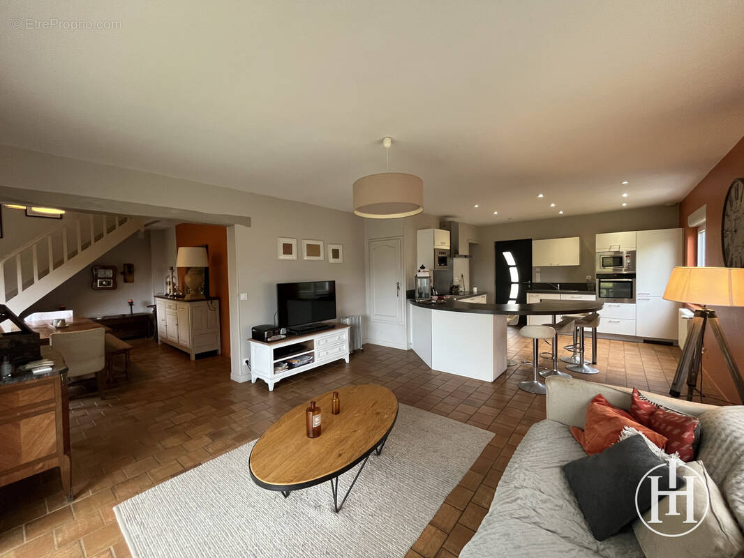 Maison à SAINT-LOUP-DES-CHAUMES