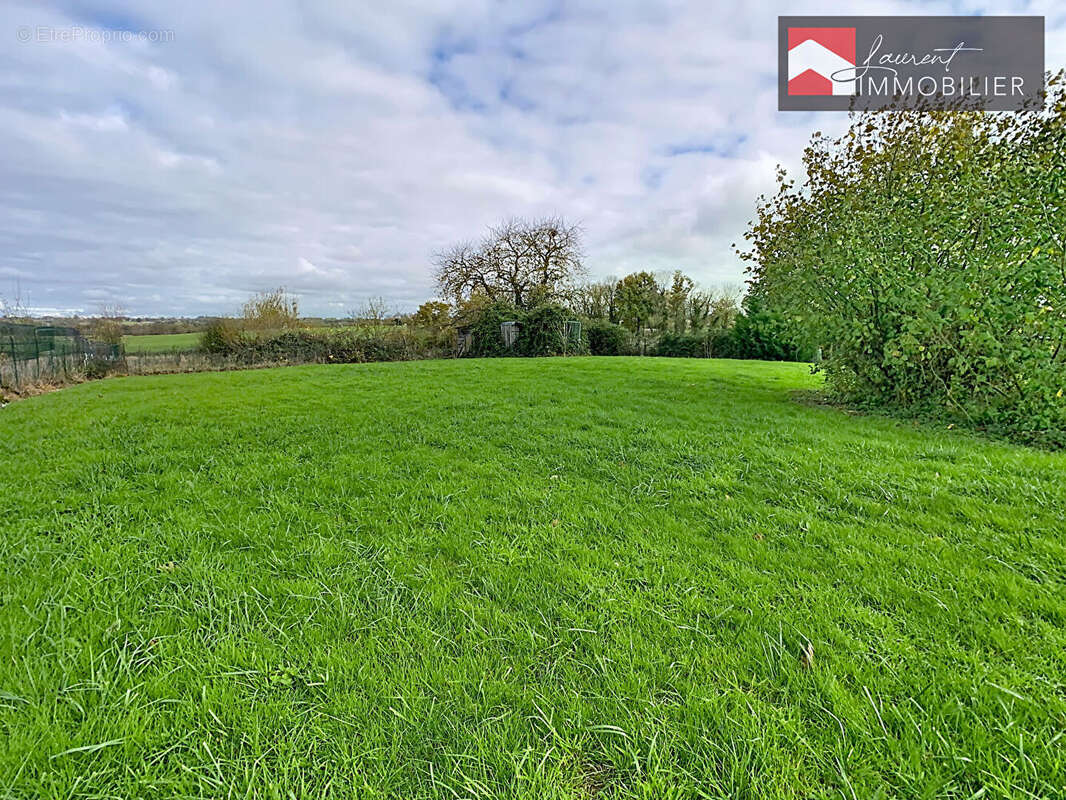 Maison à SAINT-ETIENNE-SUR-REYSSOUZE