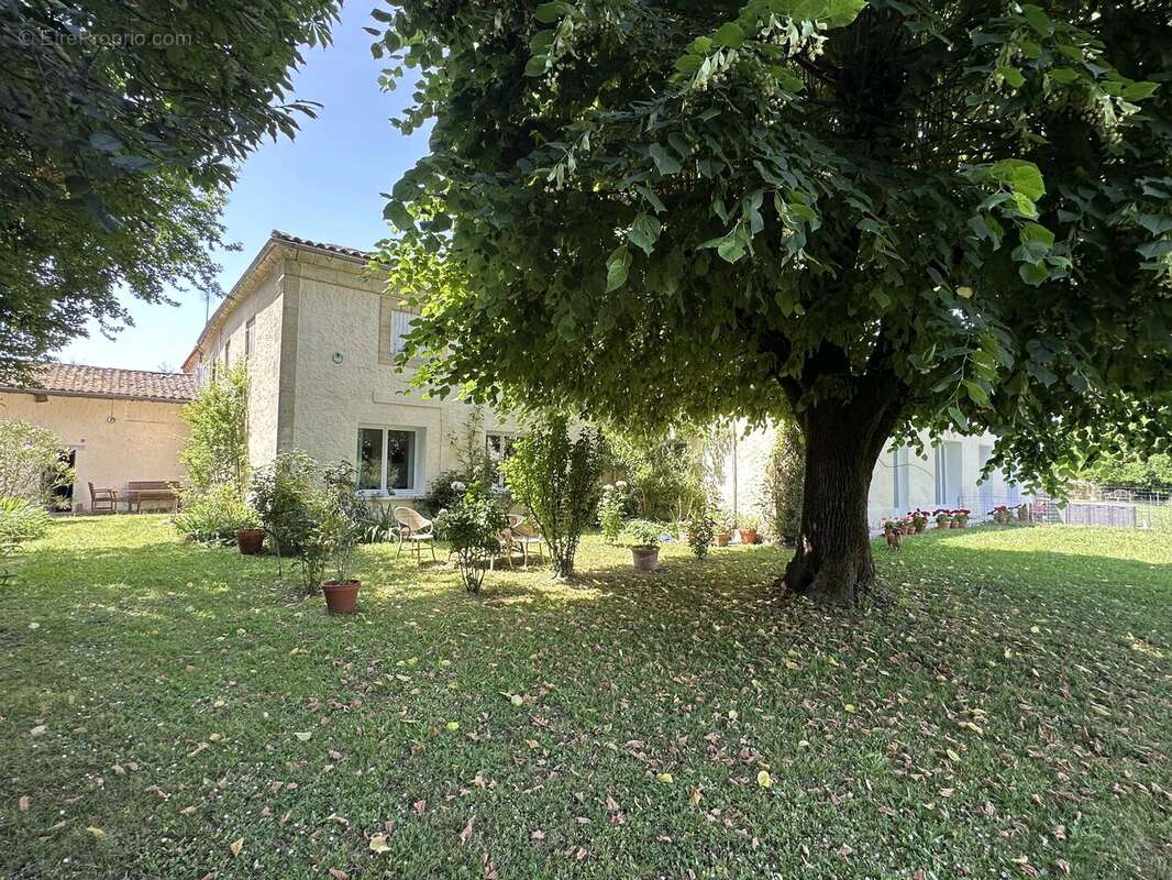 Maison à MONTCARET