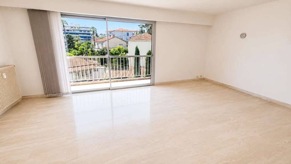 Appartement à LE CANNET