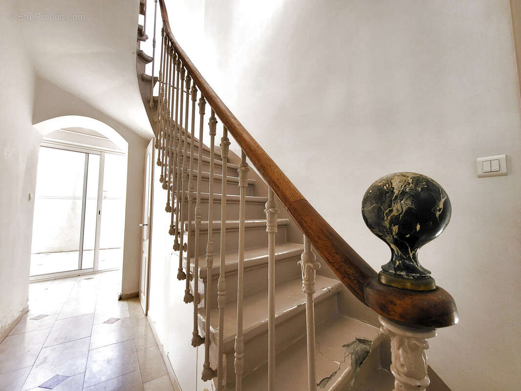 Maison à SAINT-LAURENT-D'AIGOUZE