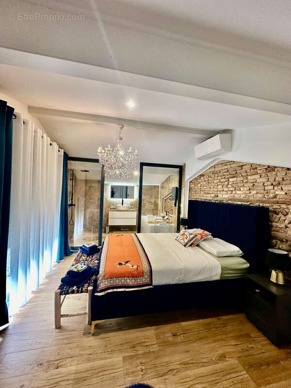 Maison à MONTAIGUT-SUR-SAVE