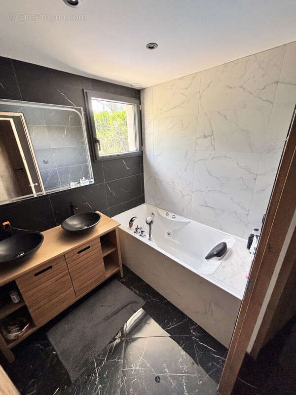 Maison à SAINT-SEBASTIEN-SUR-LOIRE