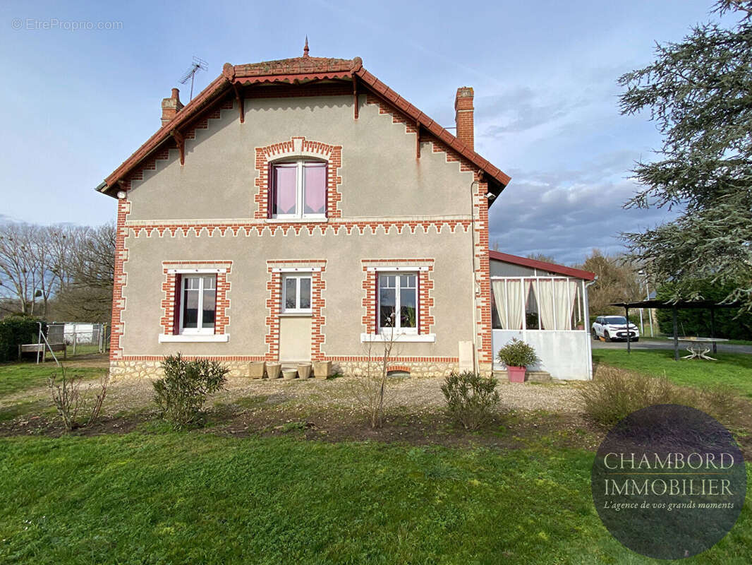 Maison à CONTRES