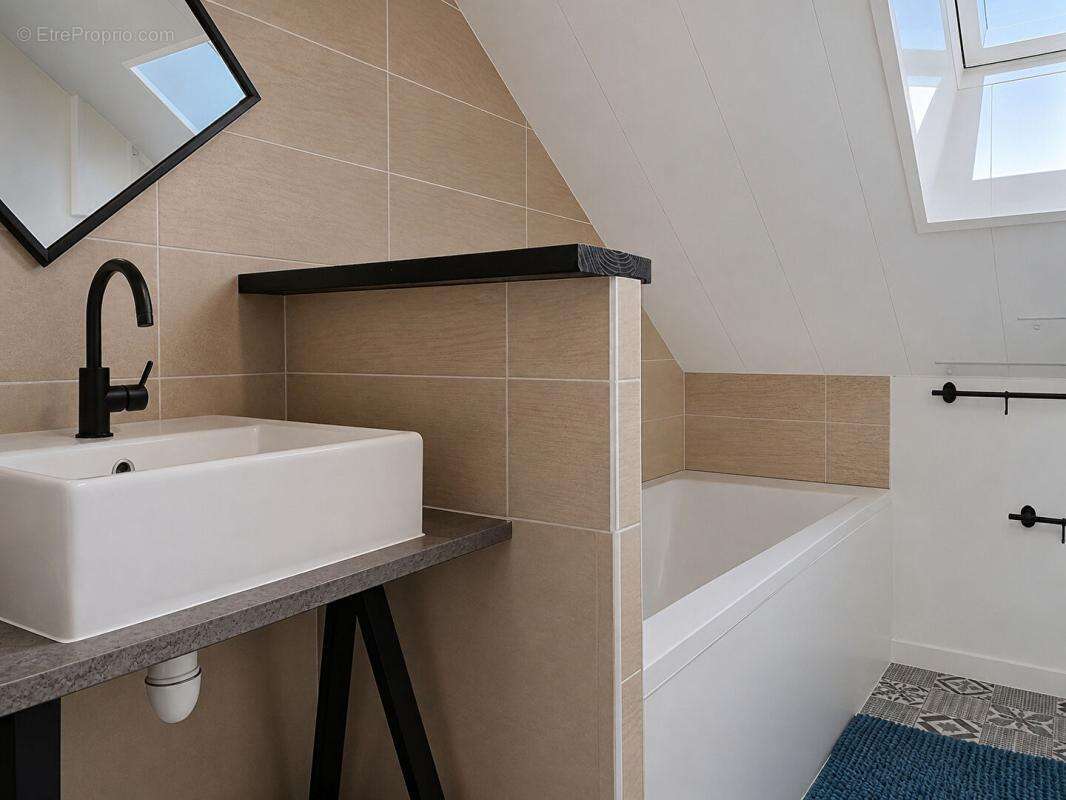 Maison sur sous-sol 4 chambres avec dépendance - VERNANTES (49390) - photo 9