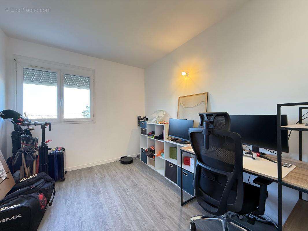 Superbe APPARTEMENT rénové à proximité immédiate des commerces - photo 15