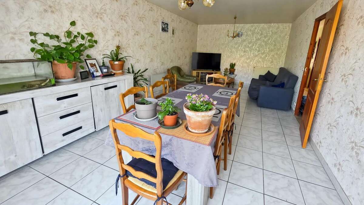 Maison à SAINT-JULIEN-LES-VILLAS