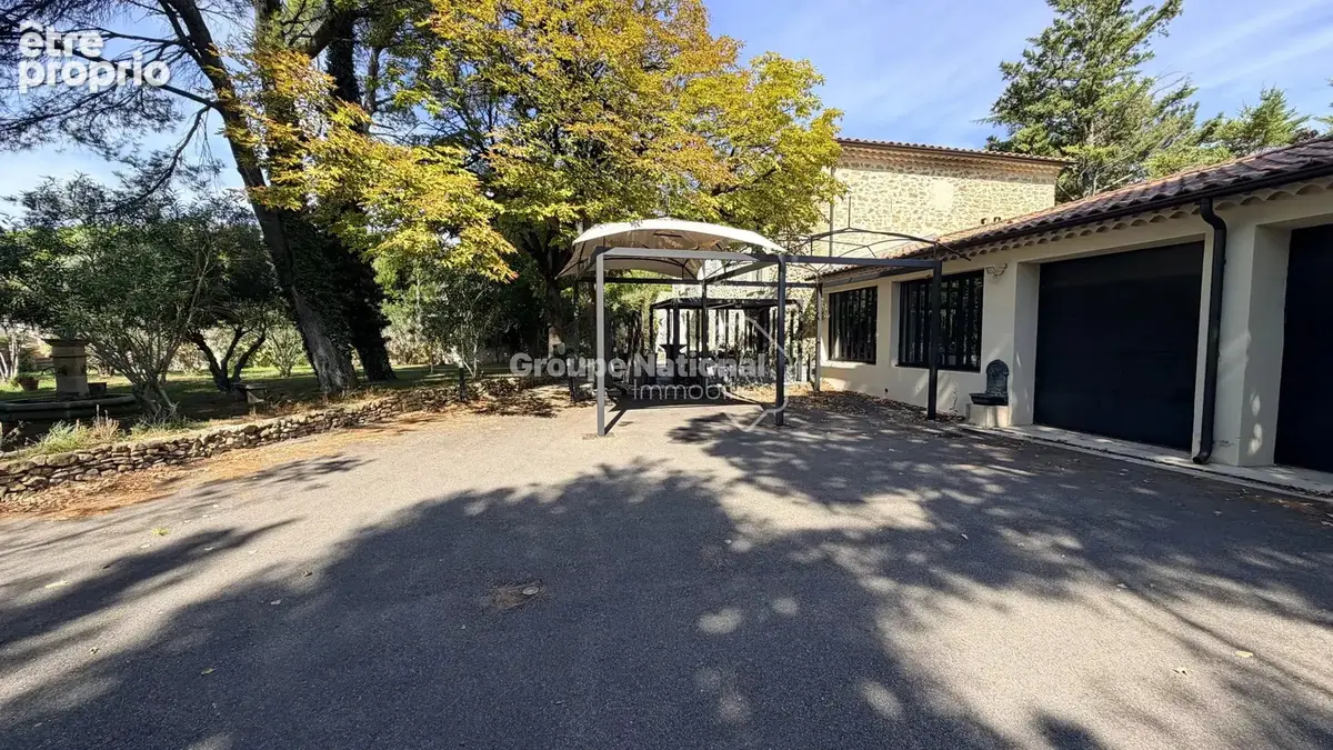Bedarrides - mas renove en 2016 dans un magnifique parc arbore de 5 810 m² avec piscine,  4 garages - photo 36