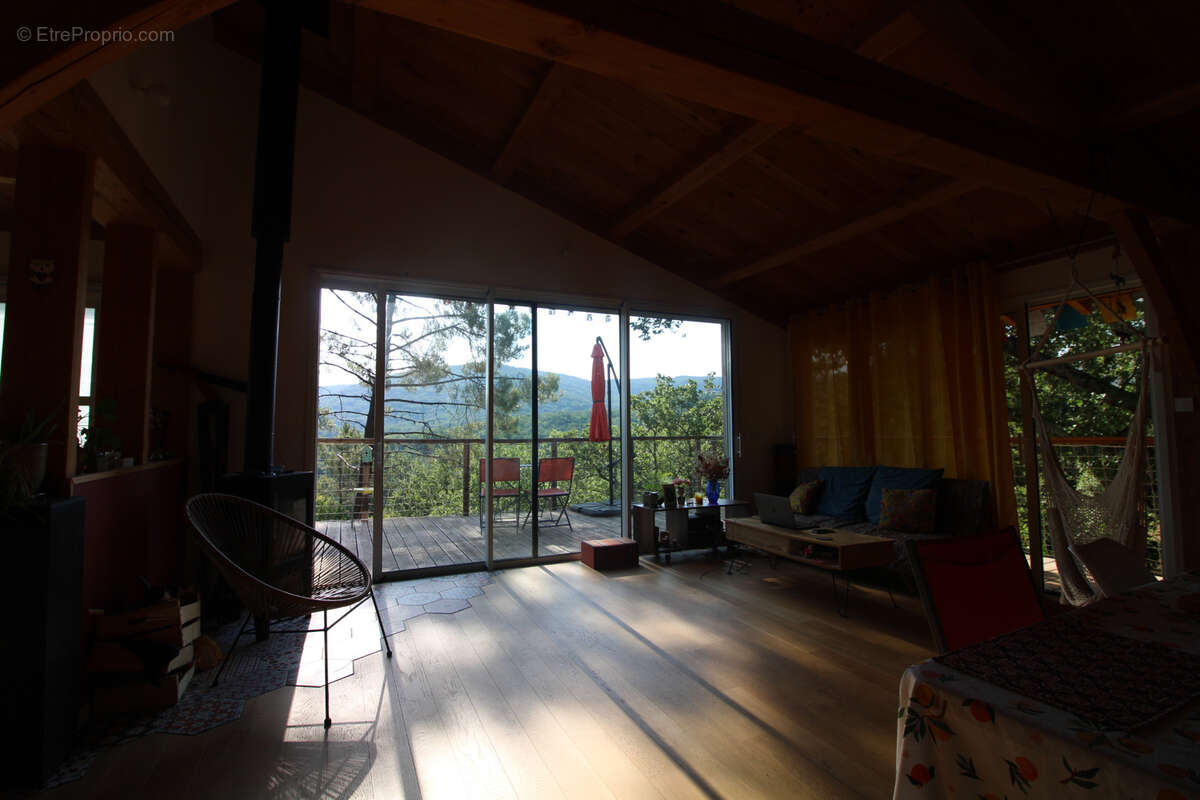 Charmante maison en bois de 98 m2 sur un terrain de 2800 m2. - photo 54