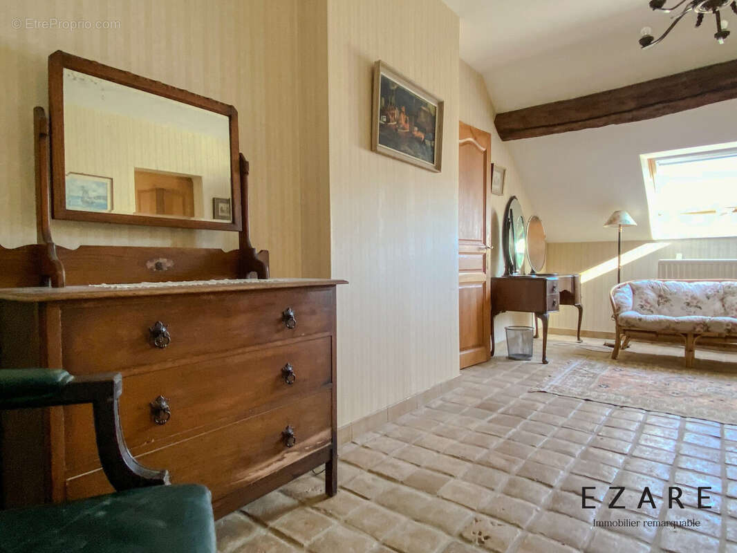 Chambre  - Maison à SAVIGNY-LES-BEAUNE