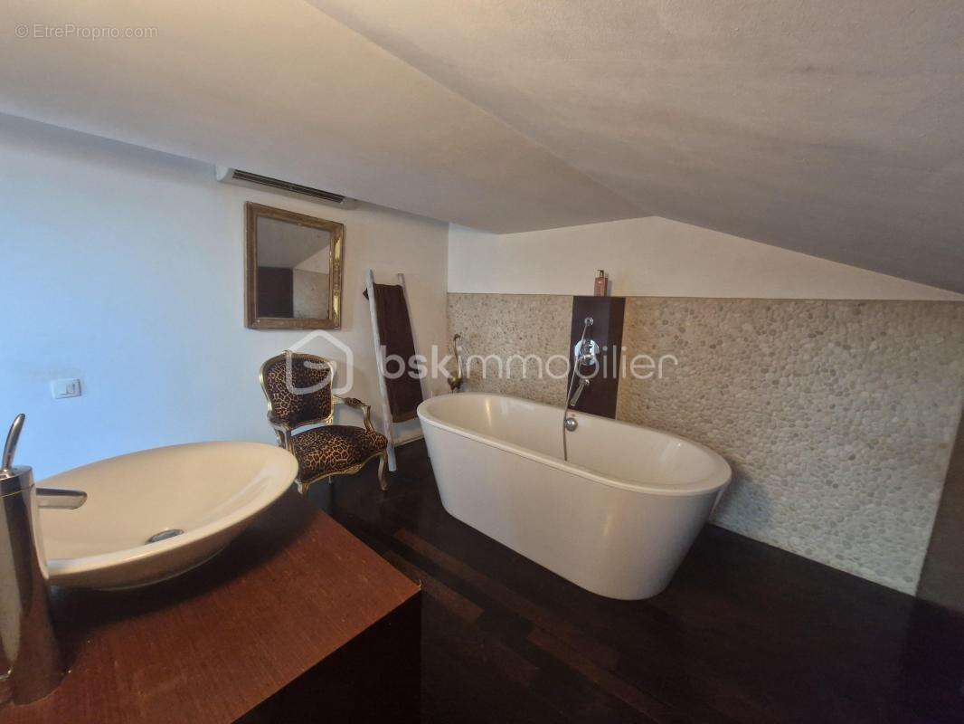 Appartement d'exeption,4e et dernier étage, calme, climatisé, terrasse de 11 m2, vue sur les toits, au cœur des Carmes - photo 12