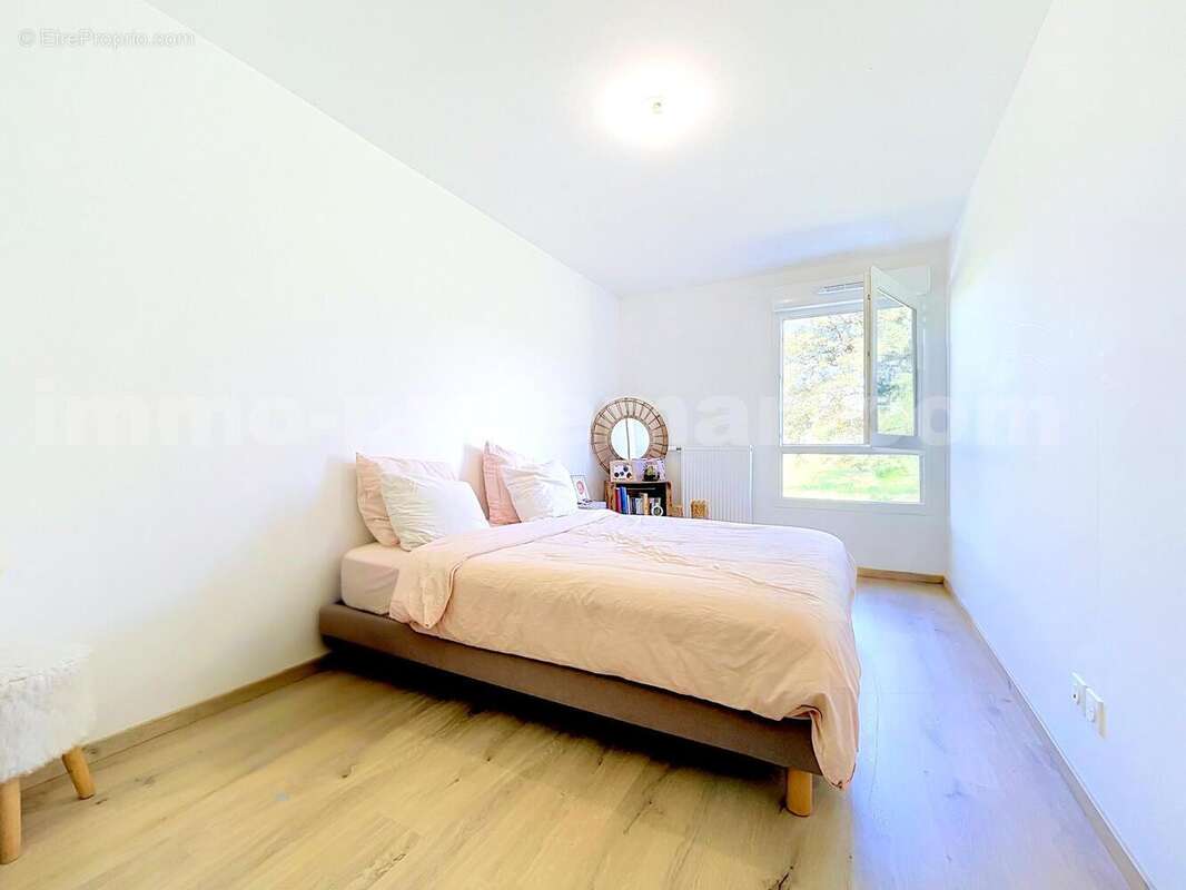 Appartement_T4_Villy-le-Pelloux_belle_superficie_proche_prox_frontière_Suisse_direction_GENEVE_autoroutes_investissement_locatif_vente_vue_terrasse_chambre_1_ - Appartement à VILLY-LE-PELLOUX