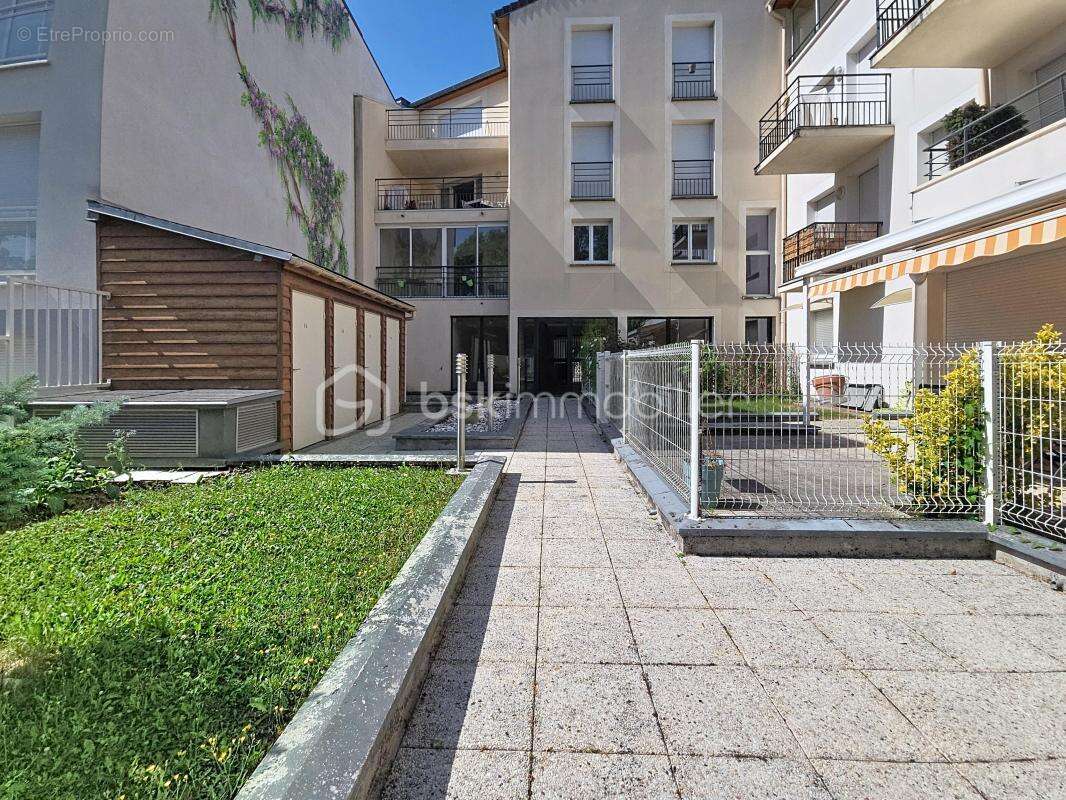 Appartement F3 avec grande loggia de 12m², cave + parking - photo 11