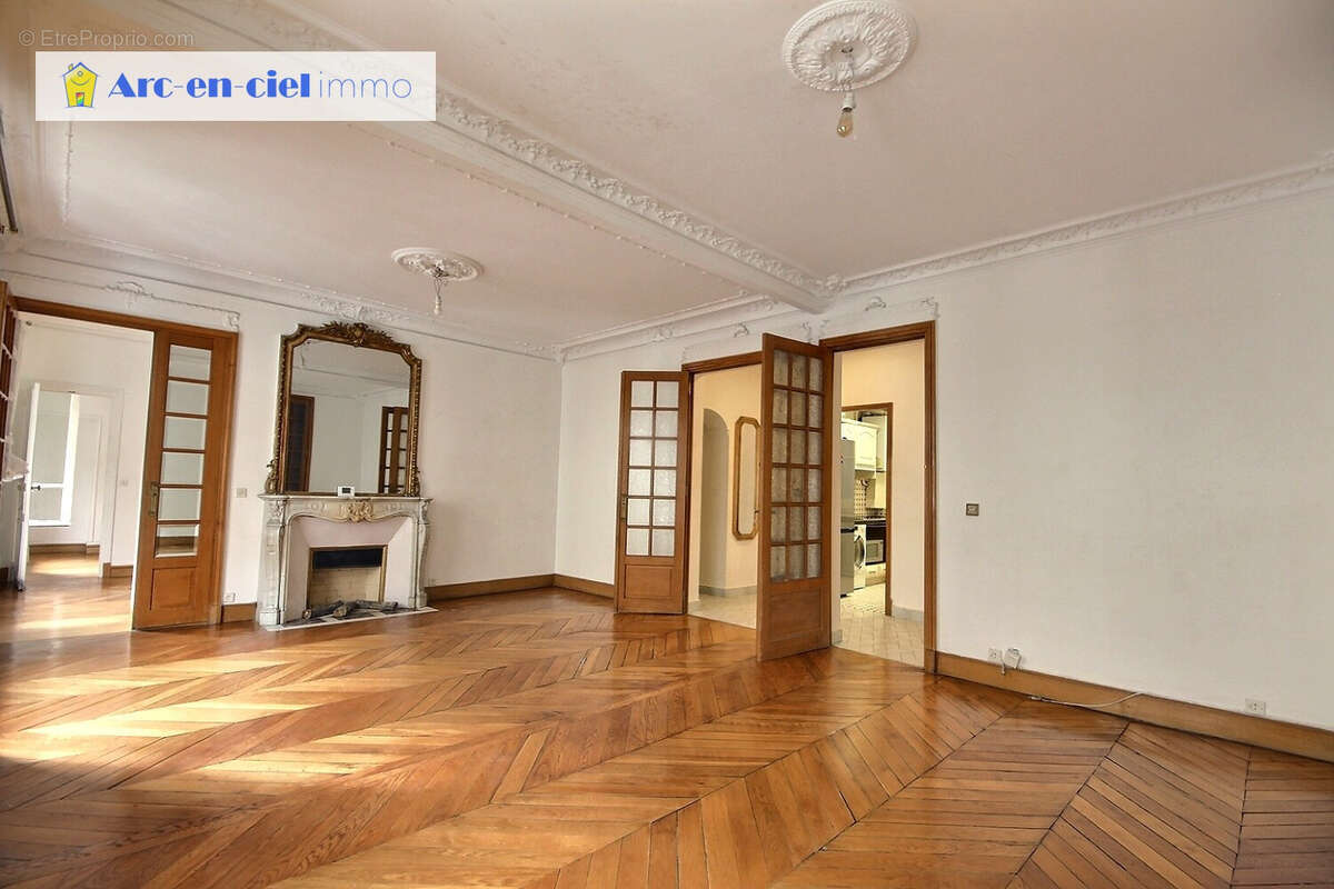 Appartement à PARIS-10E