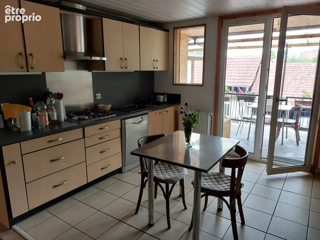 Weiler, ensemble immobilier niché dans un cadre verdoyant, à proximité de la forêt. - photo 4