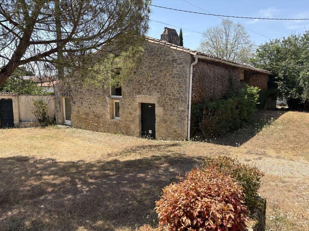 Maison 188 m² à Prailles  - photo 8