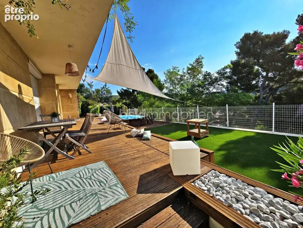 À 2 minutes à pied du port – Vue mer – Propriété de caractère 186 m² – 3 logements – Piscine - photo 16
