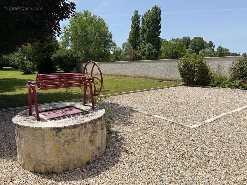 Maison à AIGRE