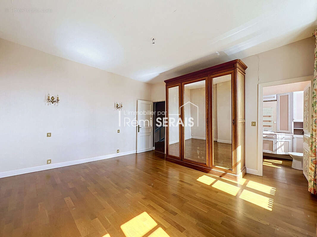 Maison bourgeoise à vendre à PUTANGES LE LAC - photo 9